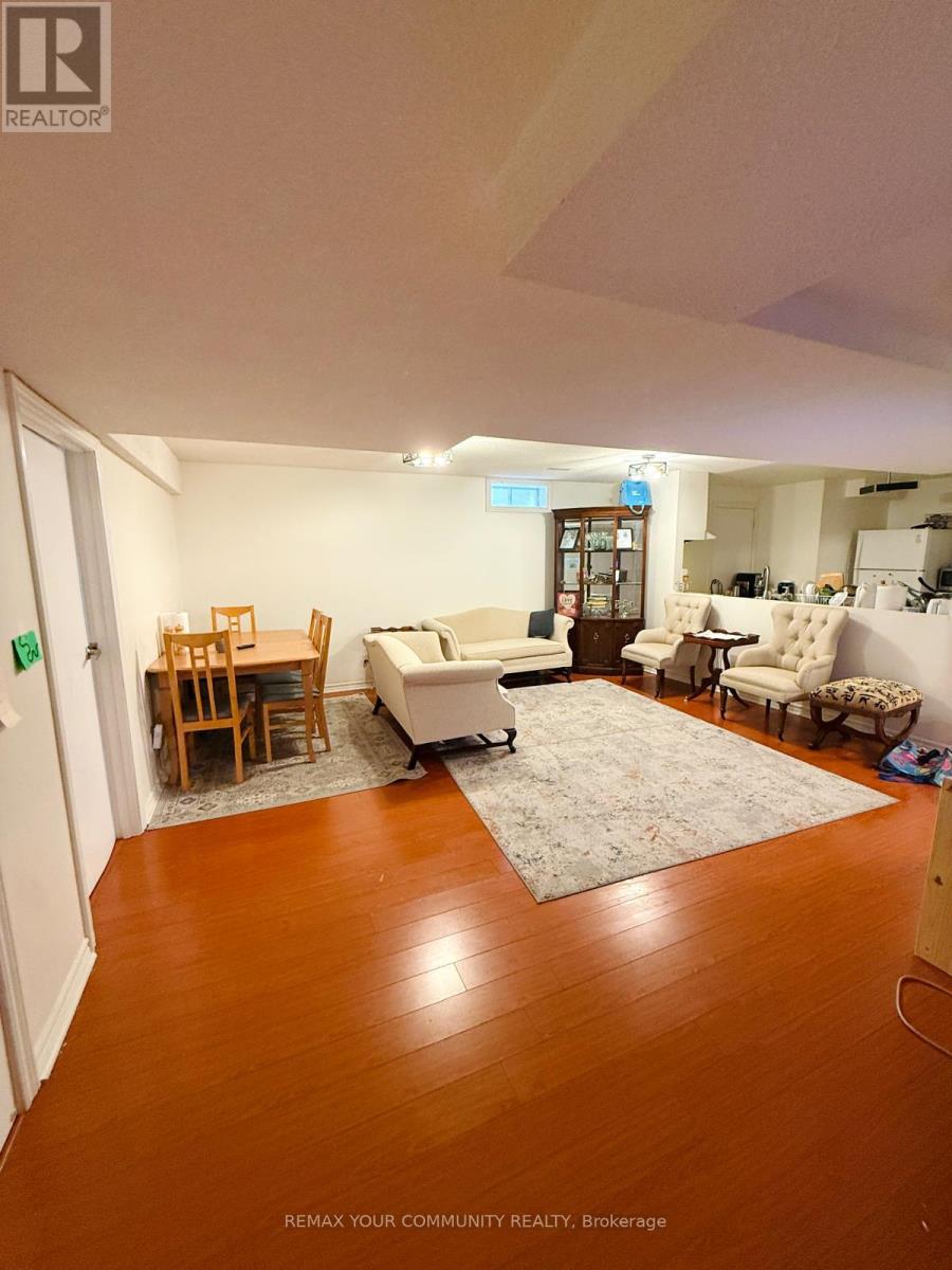8 Jaguar Gate E, Richmond Hill, Ontario  L4S 1T7 - Photo 3 - N13441302