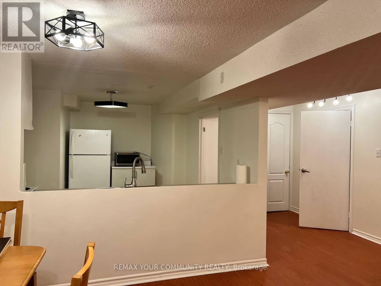 8 Jaguar Gate E, Richmond Hill, Ontario  L4S 1T7 - Photo 7 - N13441302