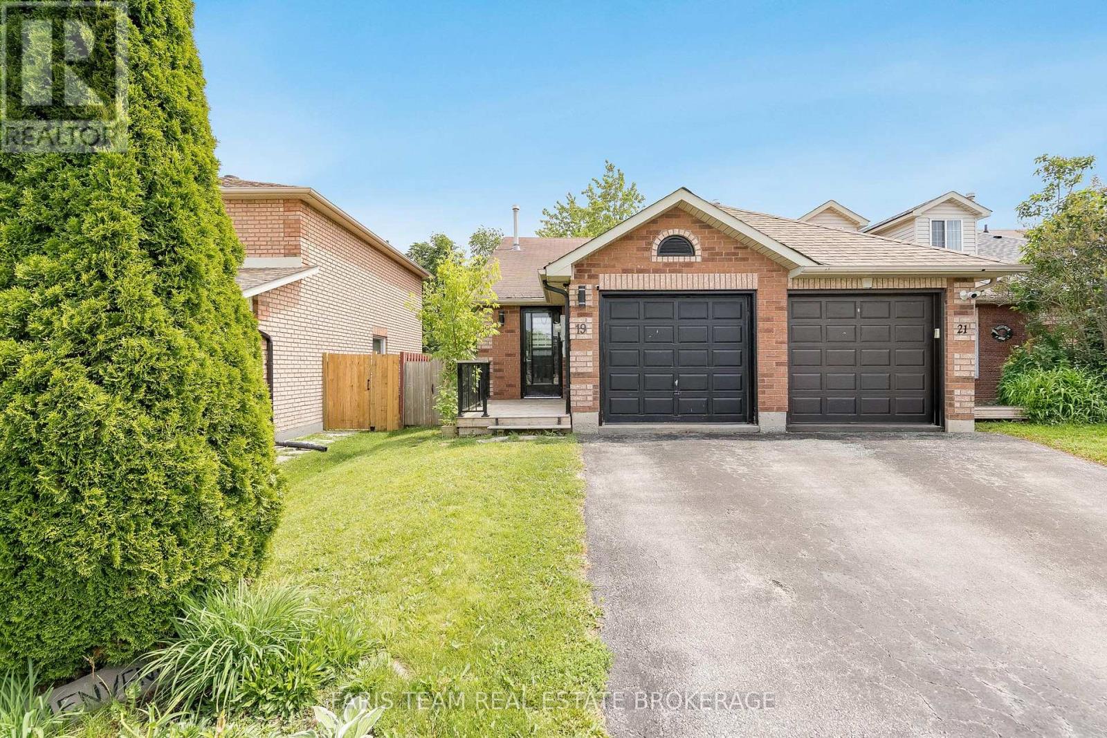 19 SEYMOUR CRESCENT, barrie (holly), Ontario