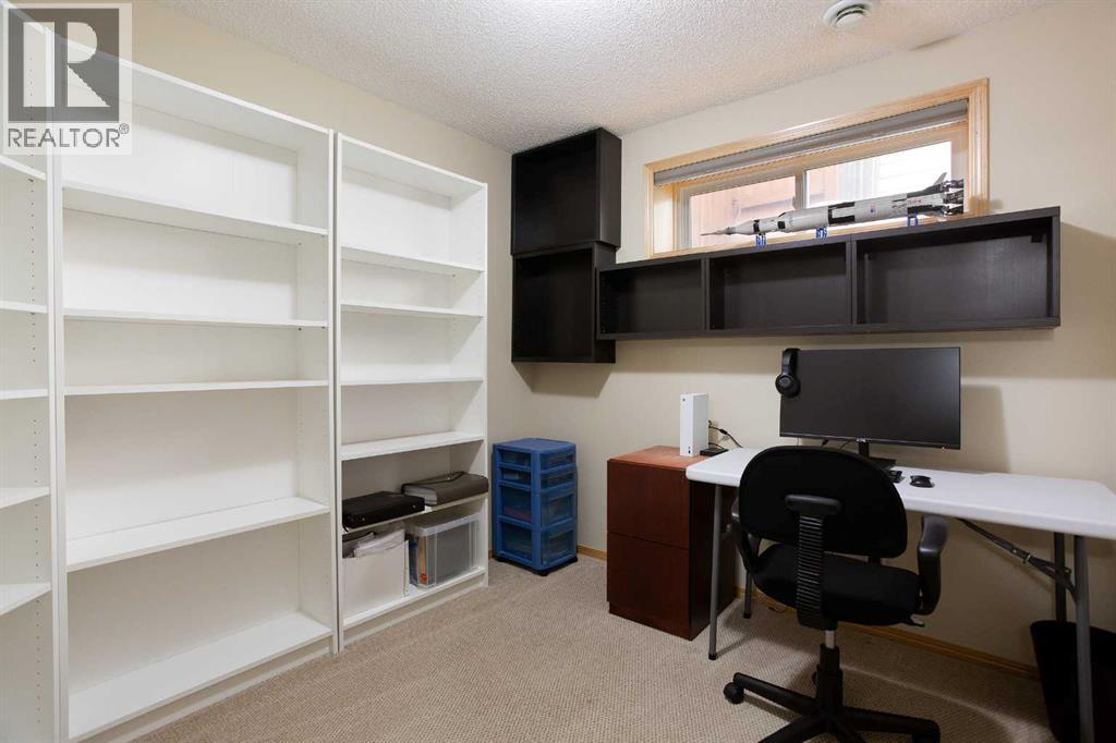 214 Tuscany Ravine Road Nw, Calgary, Alberta  T3L 2W9 - Photo 33 - A2316227
