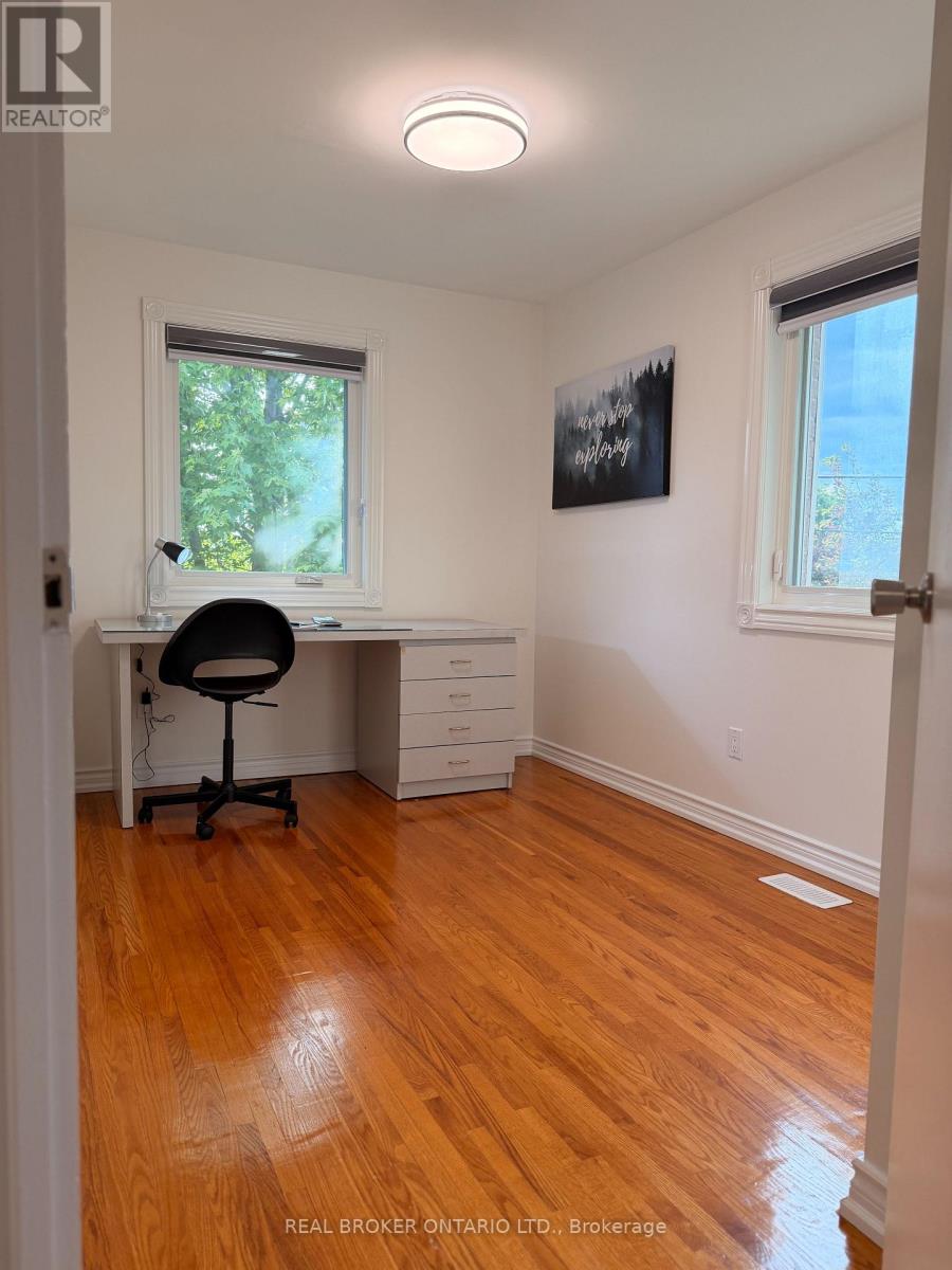 63 Venetian Crescent, Toronto, Ontario  M3N 2L9 - Photo 11 - W13441226