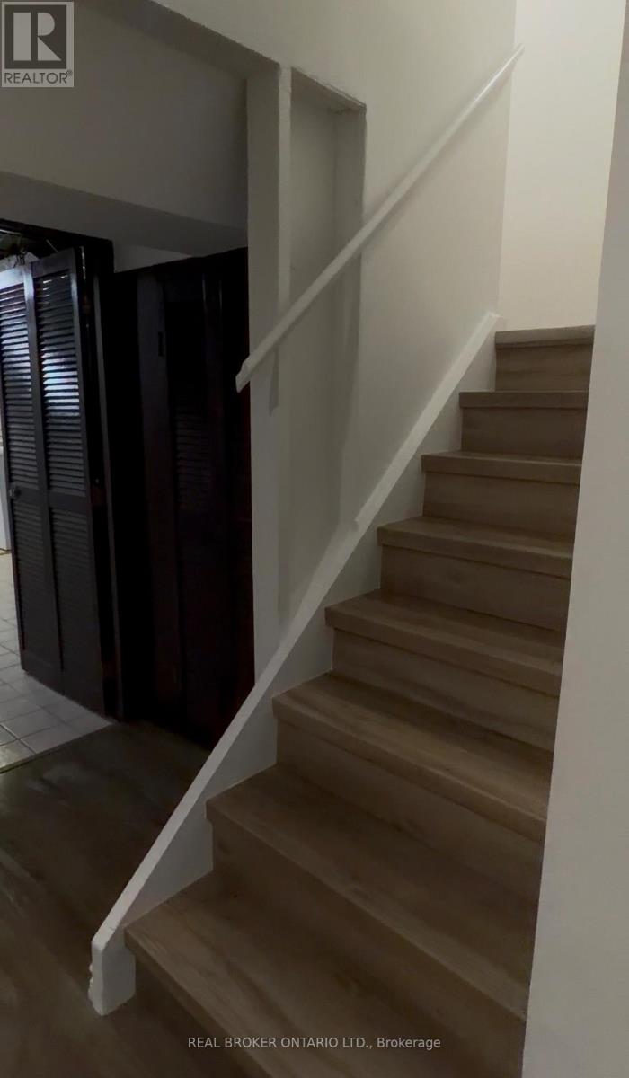 63 Venetian Crescent, Toronto, Ontario  M3N 2L9 - Photo 18 - W13441226