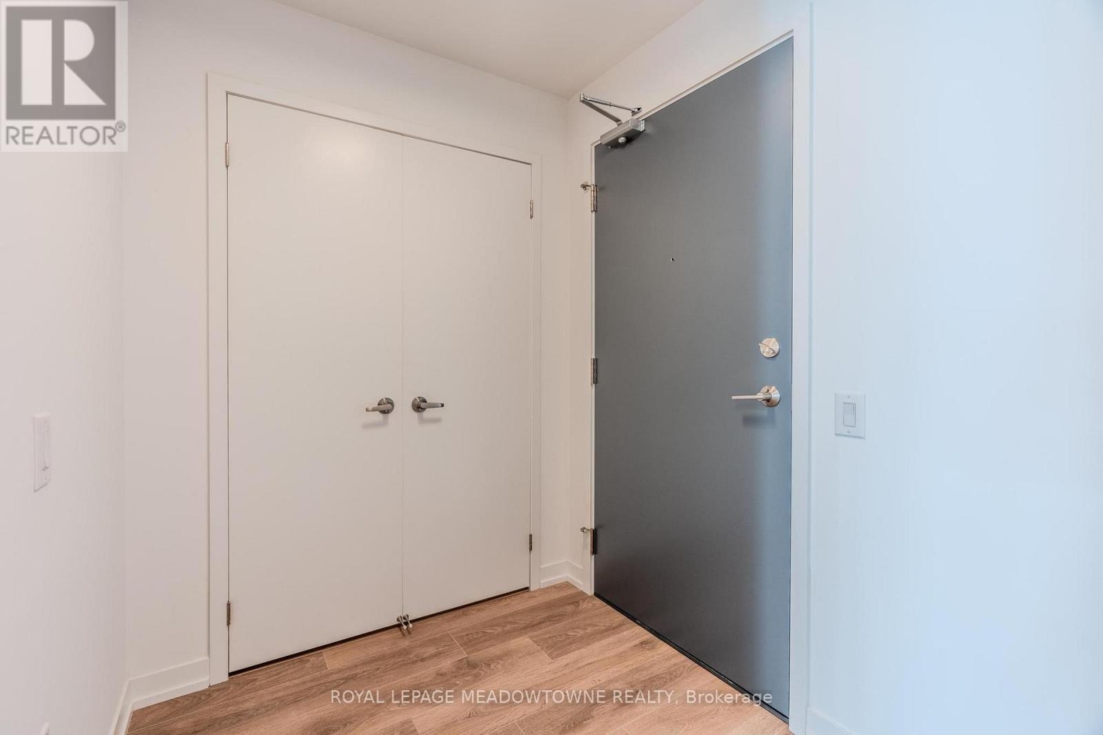 913 - 2485 Eglinton Avenue W, Mississauga, Ontario  L5M 2T1 - Photo 3 - W13441252