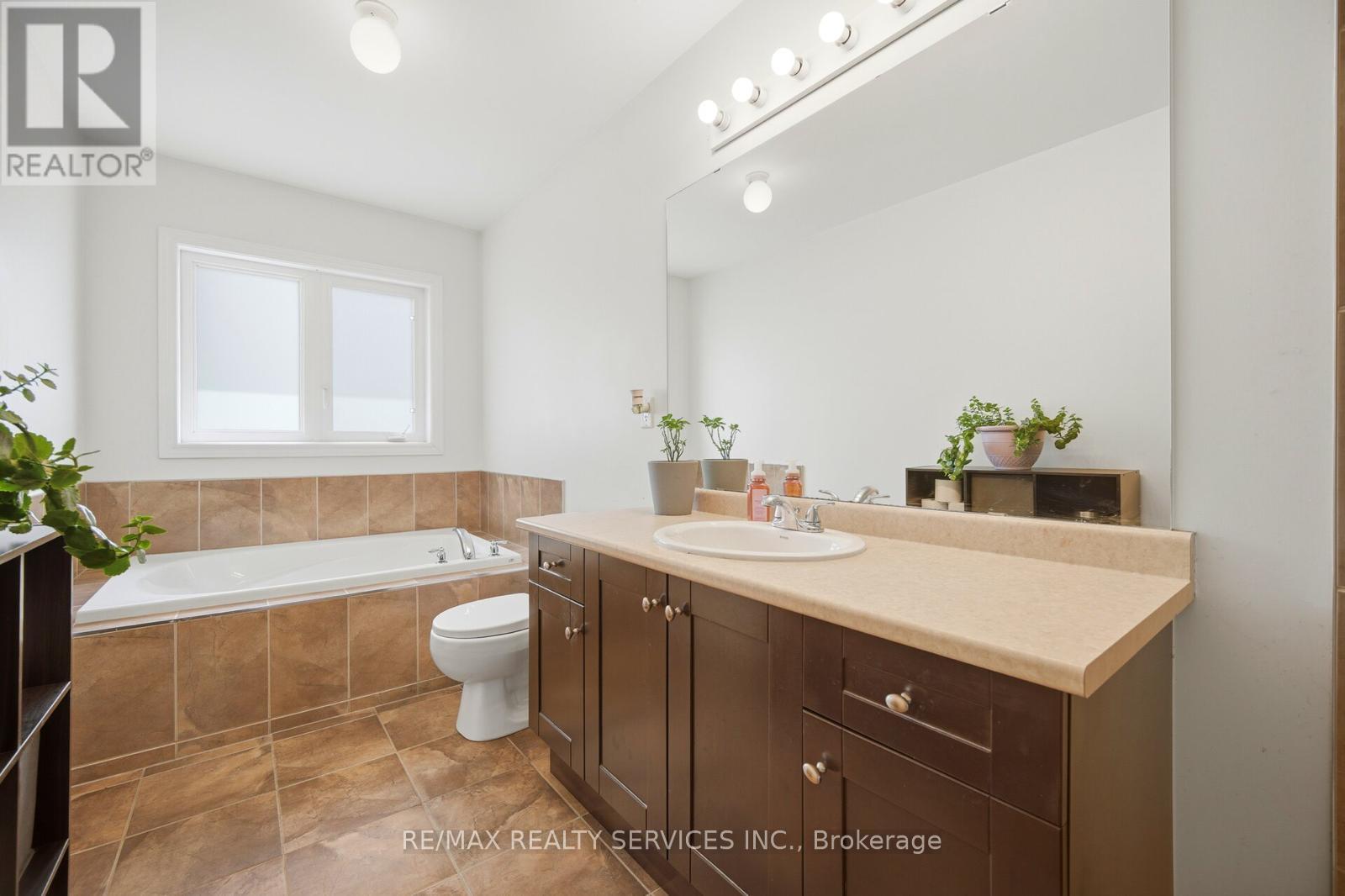9 Eatonville Street, Brampton, Ontario  L7A 0M5 - Photo 26 - W13441284