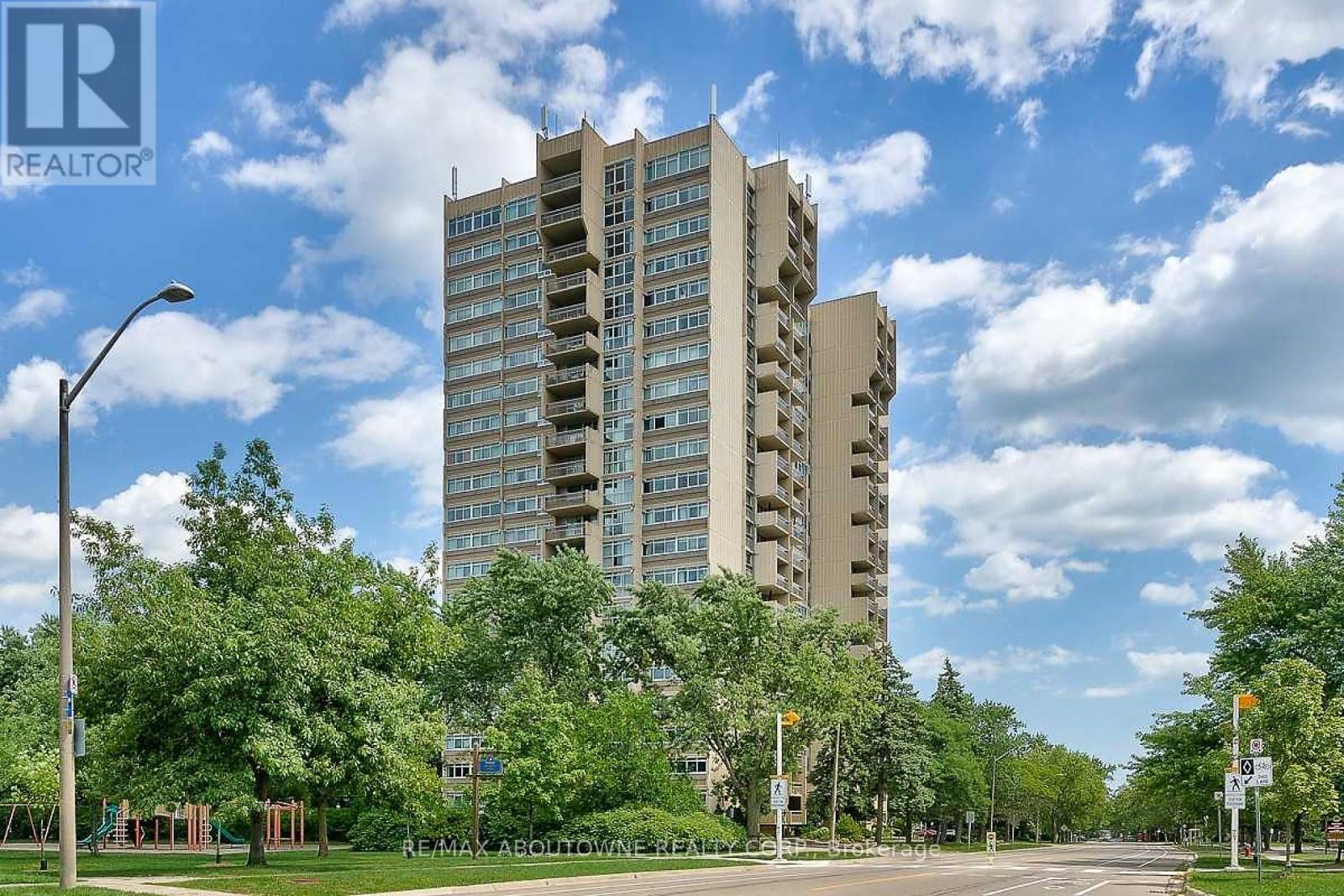1207 - 1359 WHITE OAKS BOULEVARD, Oakville, Ontario