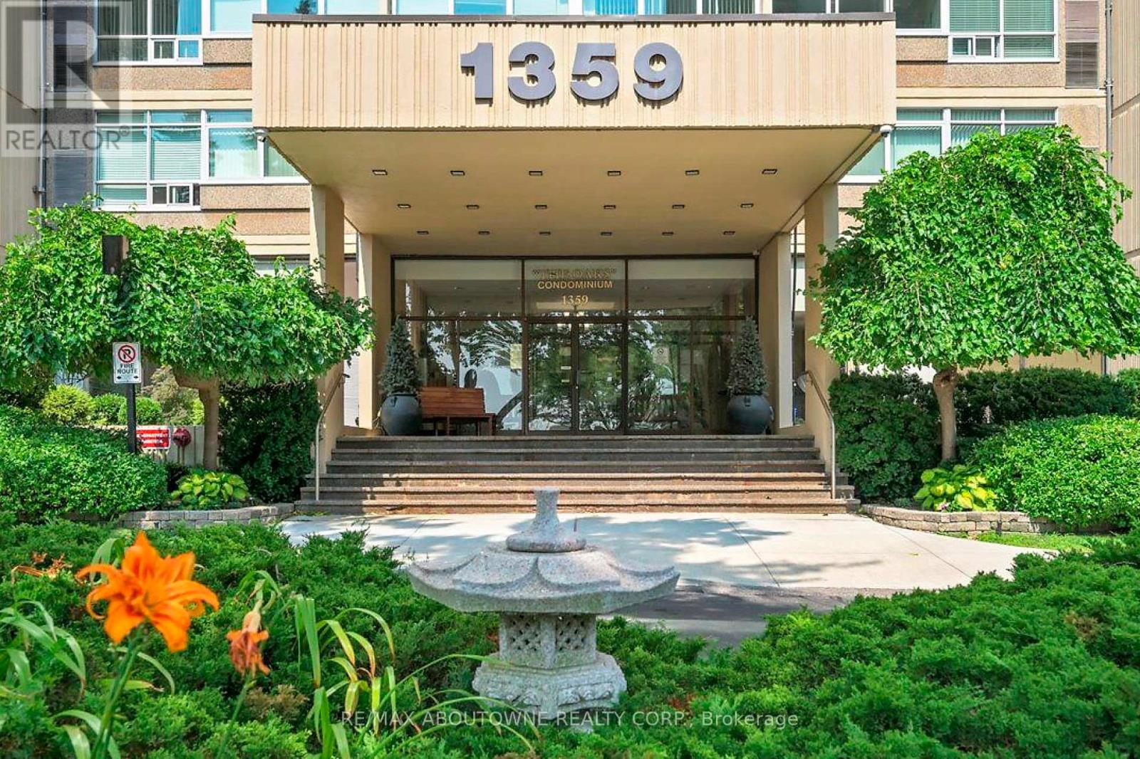 1207 - 1359 White Oaks Boulevard, Oakville, Ontario  L6H 2R8 - Photo 2 - W13441304