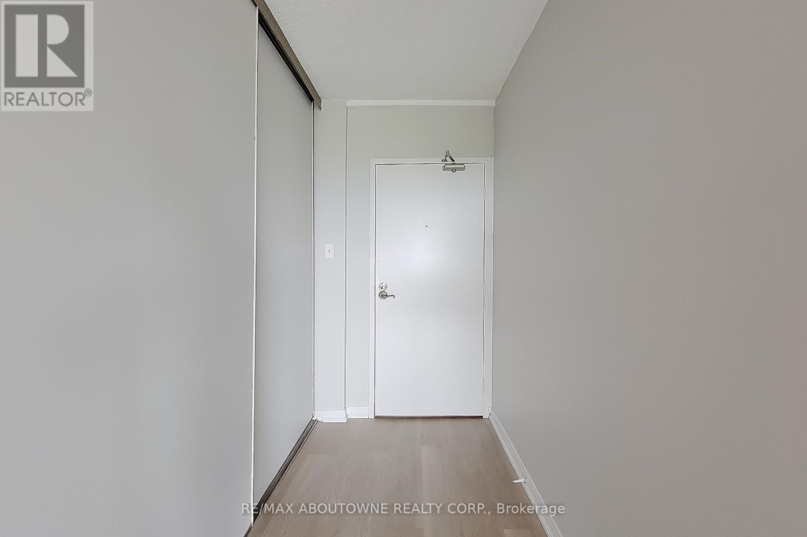 1207 - 1359 White Oaks Boulevard, Oakville, Ontario  L6H 2R8 - Photo 4 - W13441304