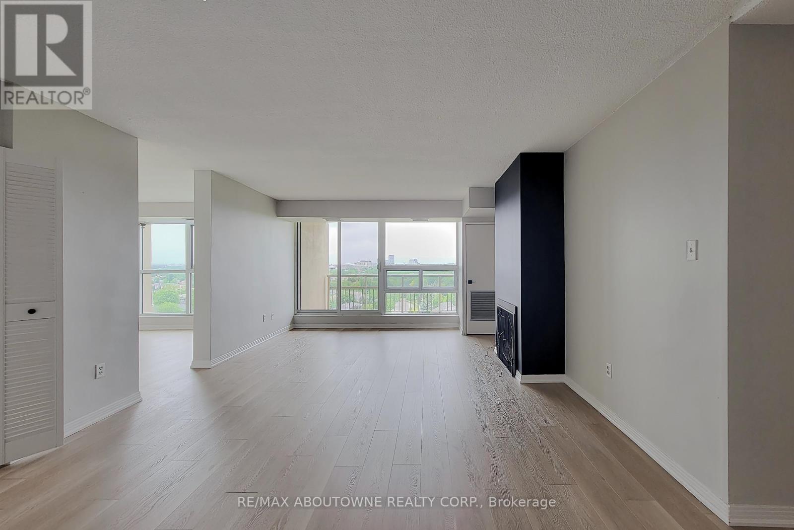1207 - 1359 White Oaks Boulevard, Oakville, Ontario  L6H 2R8 - Photo 5 - W13441304