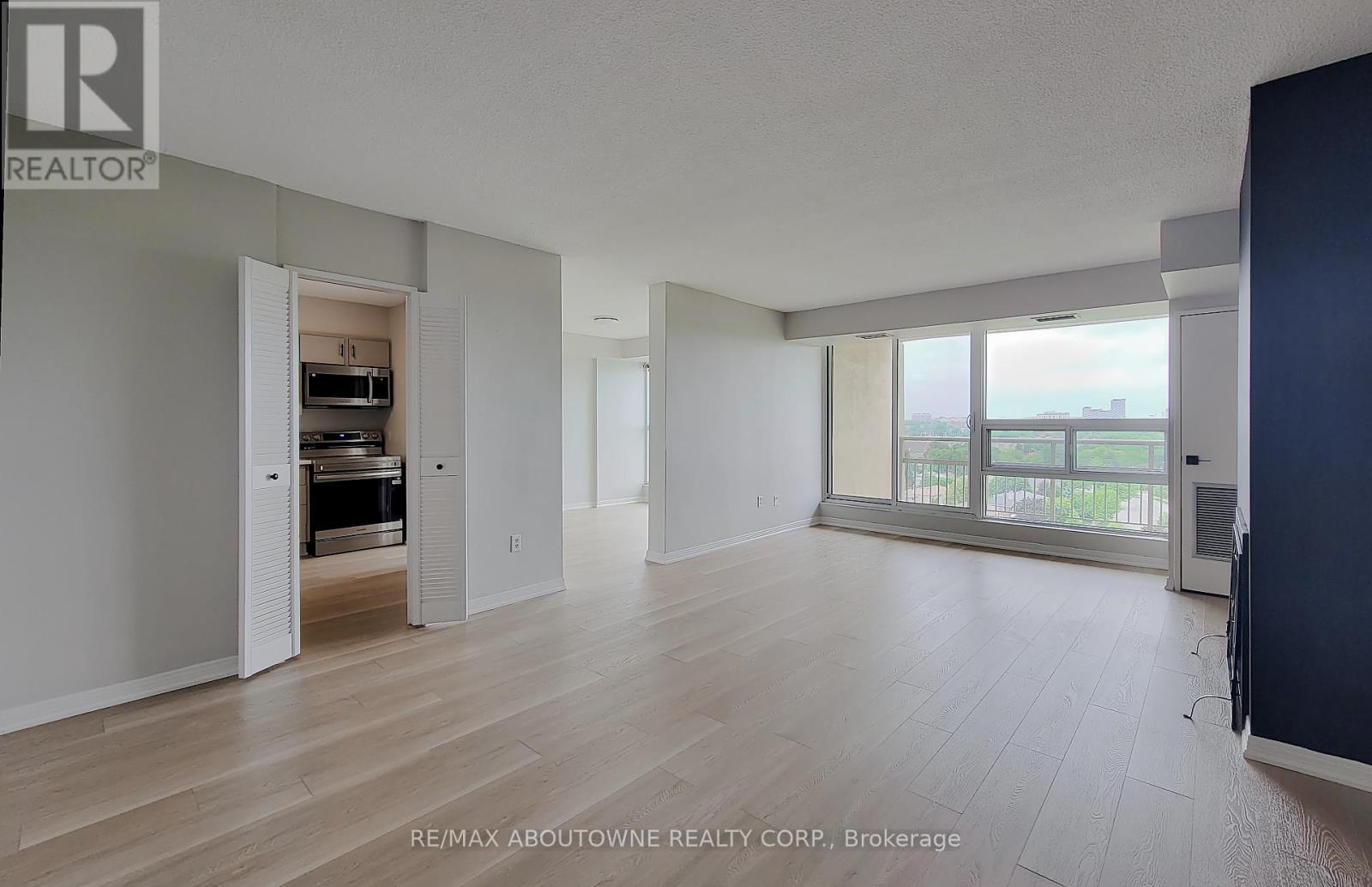 1207 - 1359 White Oaks Boulevard, Oakville, Ontario  L6H 2R8 - Photo 6 - W13441304