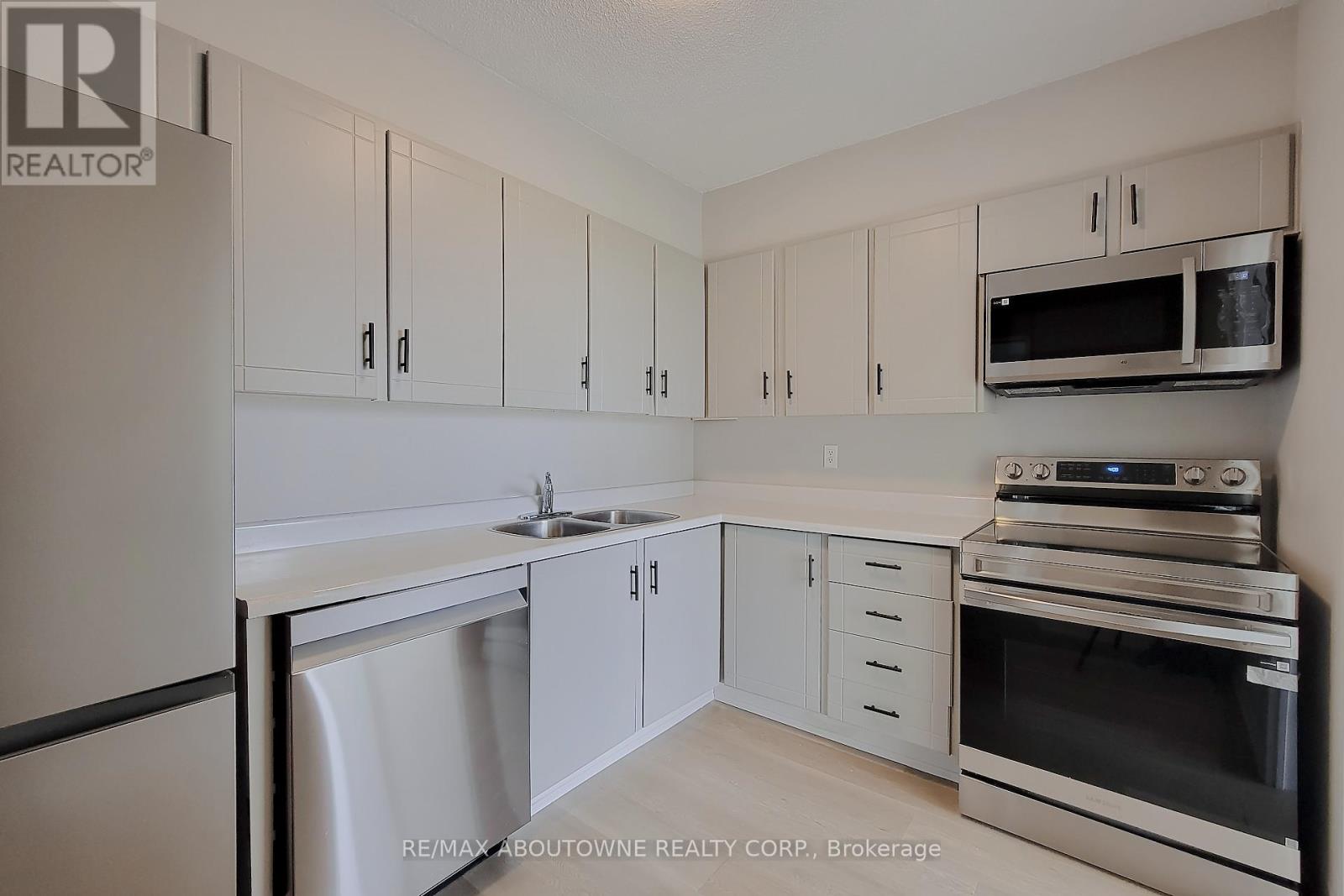 1207 - 1359 White Oaks Boulevard, Oakville, Ontario  L6H 2R8 - Photo 8 - W13441304
