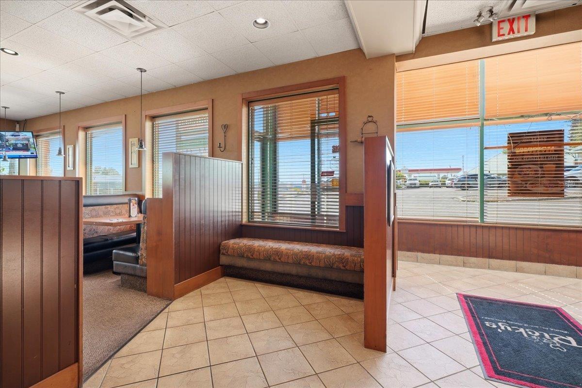 32081 Lougheed Highway, Mission, British Columbia  V2V 7P8 - Photo 10 - C8079537
