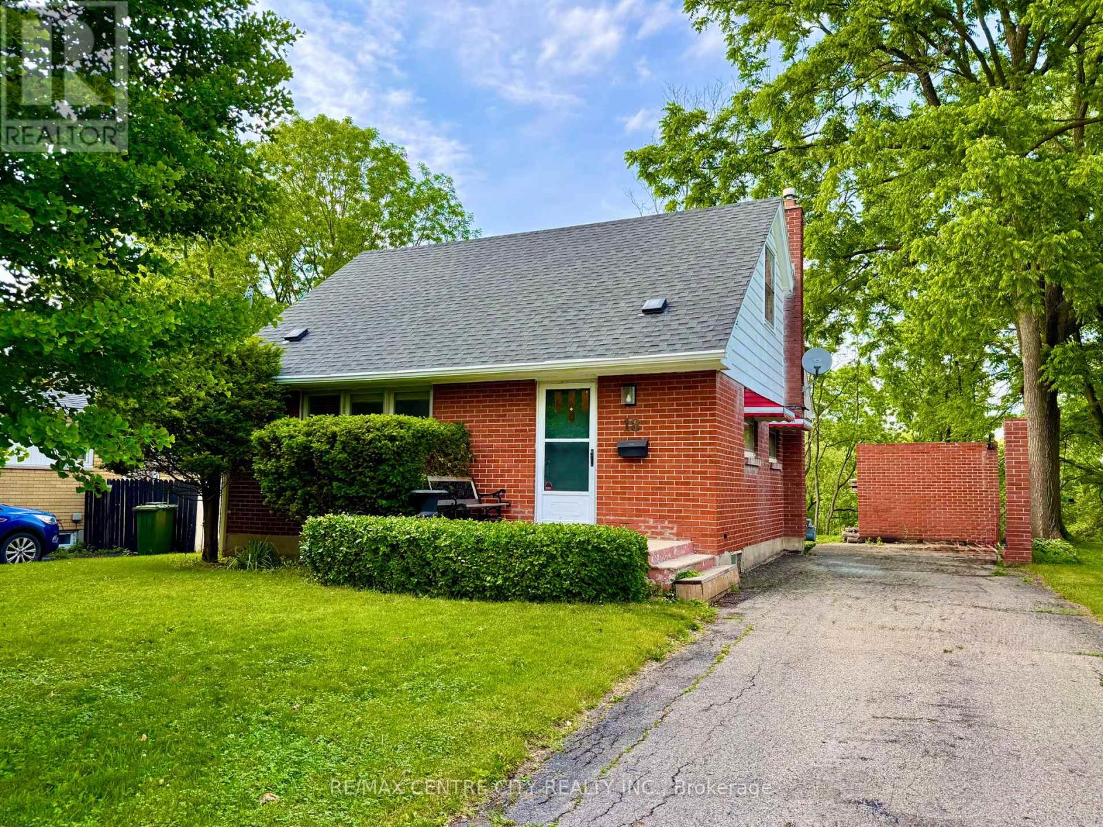 18 MONTGOMERY ROAD, St. Thomas, Ontario