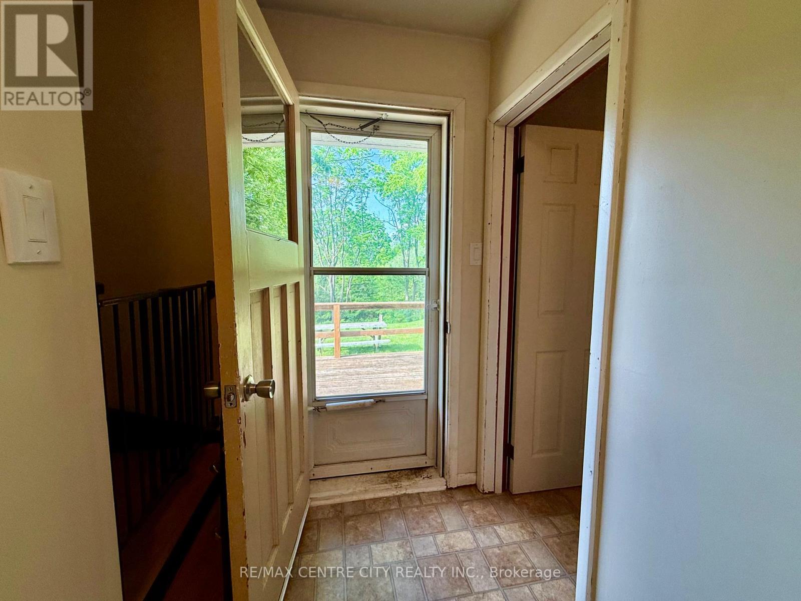 18 Montgomery Road, St. Thomas, Ontario  N5R 1S5 - Photo 17 - X13441328