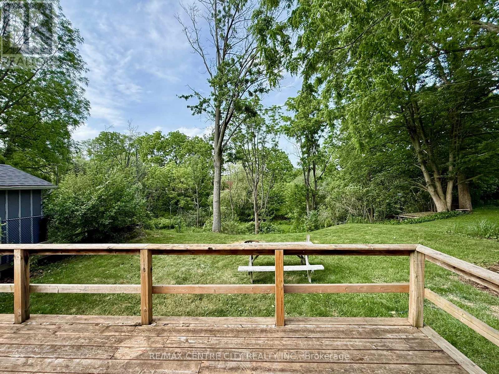18 Montgomery Road, St. Thomas, Ontario  N5R 1S5 - Photo 4 - X13441328