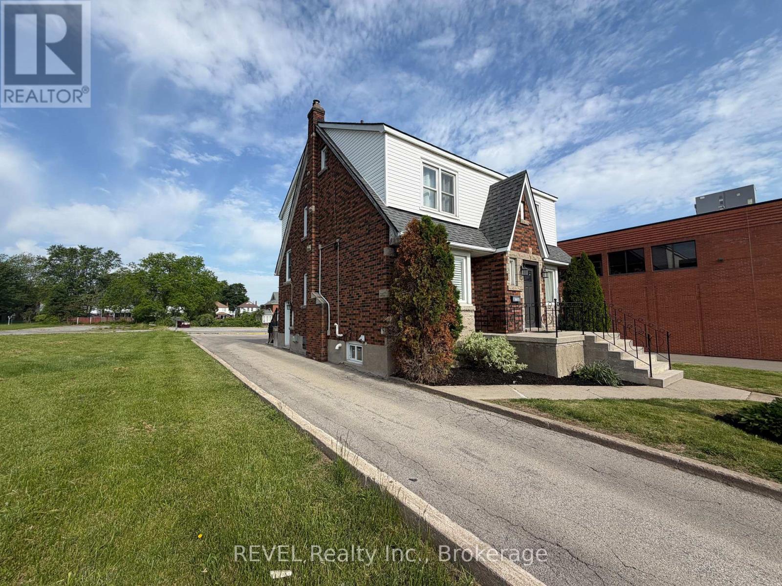 5637 Main Street, Niagara Falls (Hospital), Ontario  L2G 5Z3 - Photo 9 - X13441356