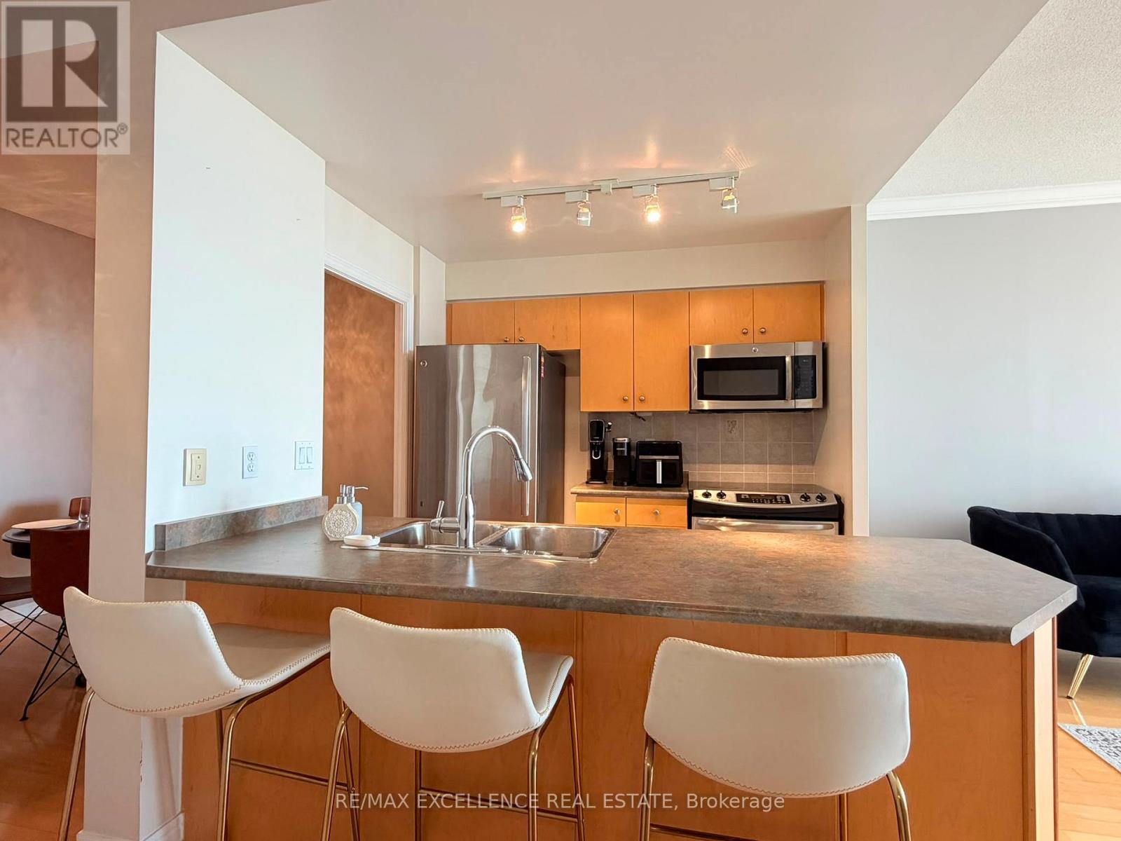 50 Old Mill Road, Oakville, Ontario  L6J 7W1 - Photo 8 - W13231254