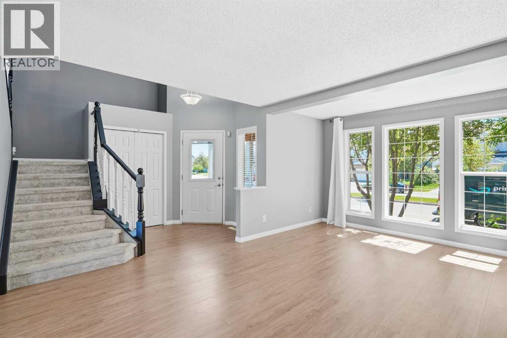 20 Coventry Way NE, Calgary, Alberta  T5K 5H3 - Photo 6 - A2317778