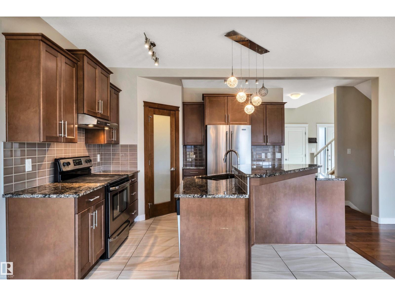 1461 Watt Dr SW, Edmonton, Alberta  T6X 1T1 - Photo 4 - E4493617