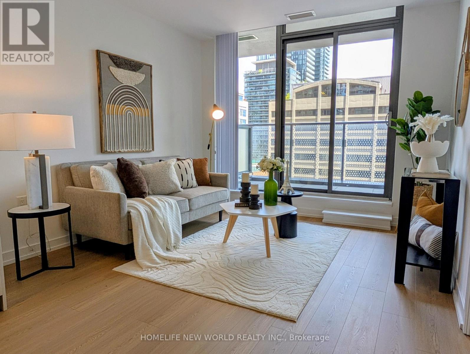 602 - 11 WELLESLEY STREET W, Toronto, Ontario