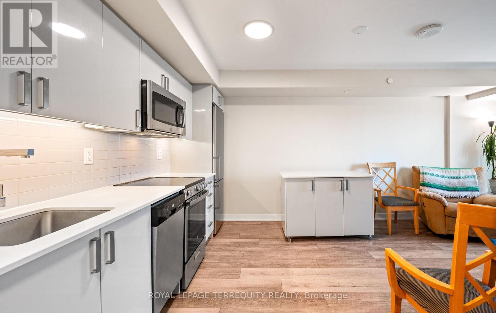 414 - 38 Monte Kwinter Court, Toronto, Ontario  M3H 0E2 - Photo 6 - C13441352