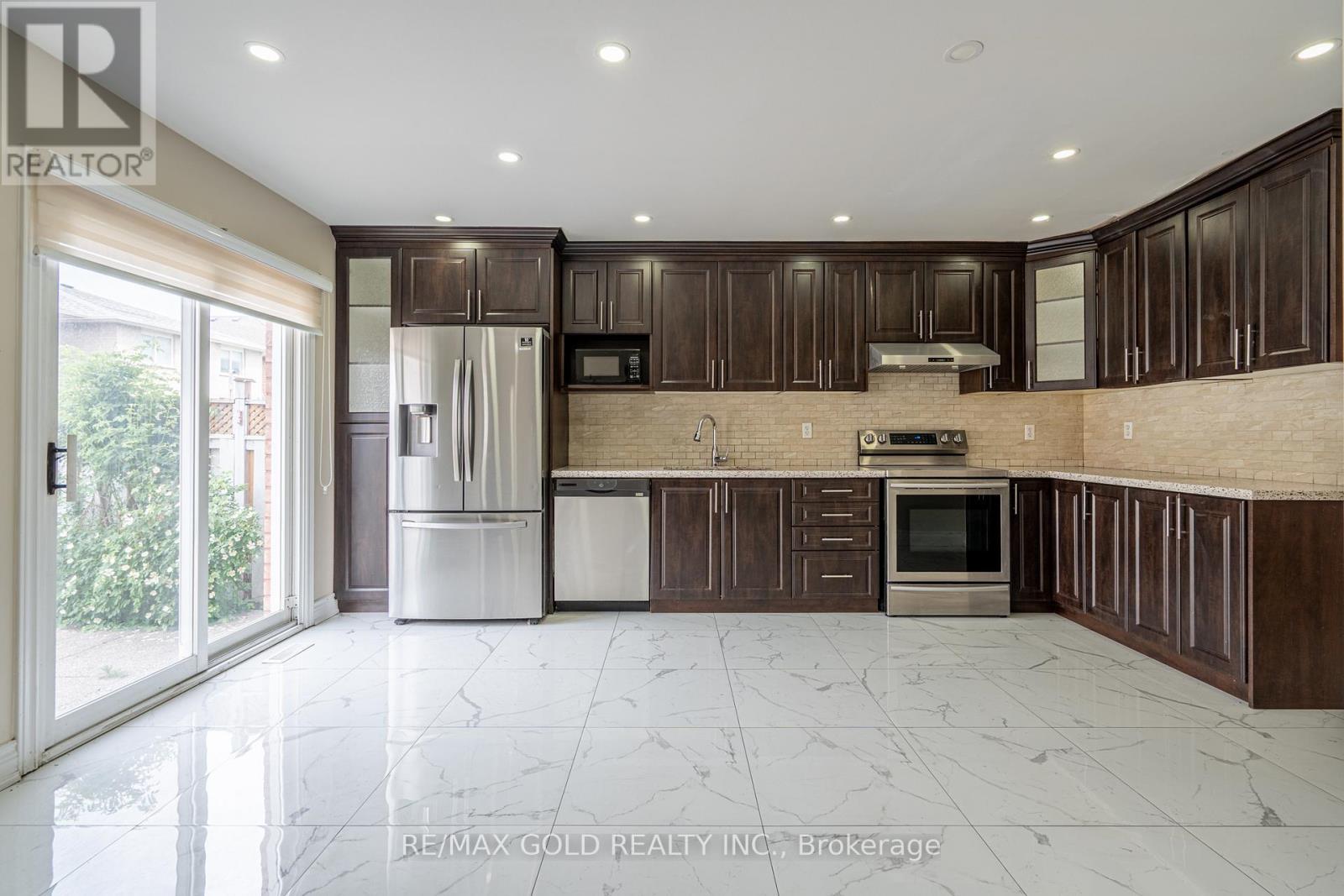 25 Golden Eagle Road, Brampton, Ontario L6R 1Z4 - Photo 14 - W13421160