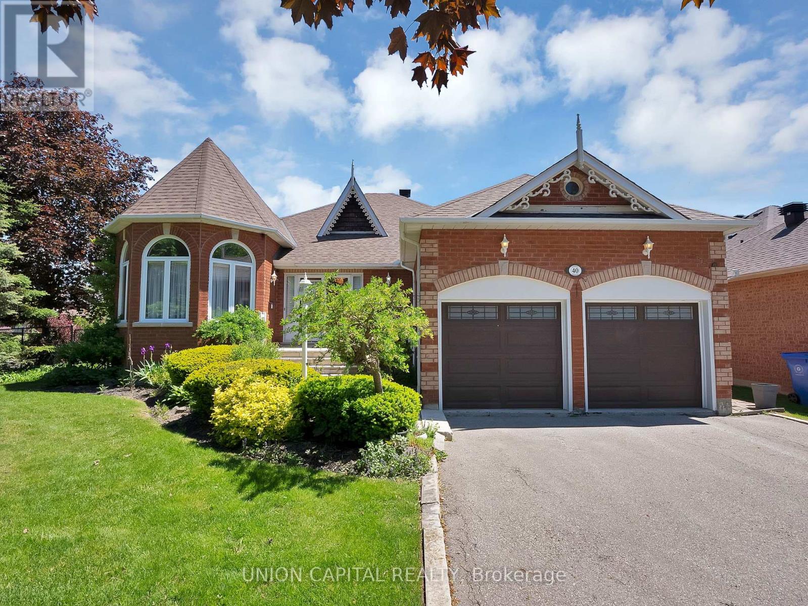 40 Sisman Avenue, Aurora, Ontario  L4G 6R9 - Photo 2 - N13441358