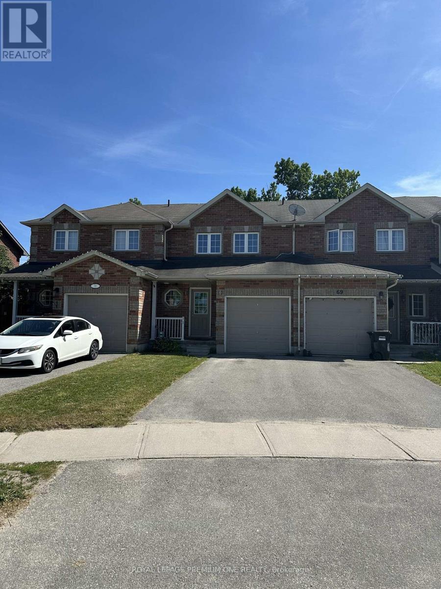 71 SYDENHAM WELLS, Barrie, Ontario