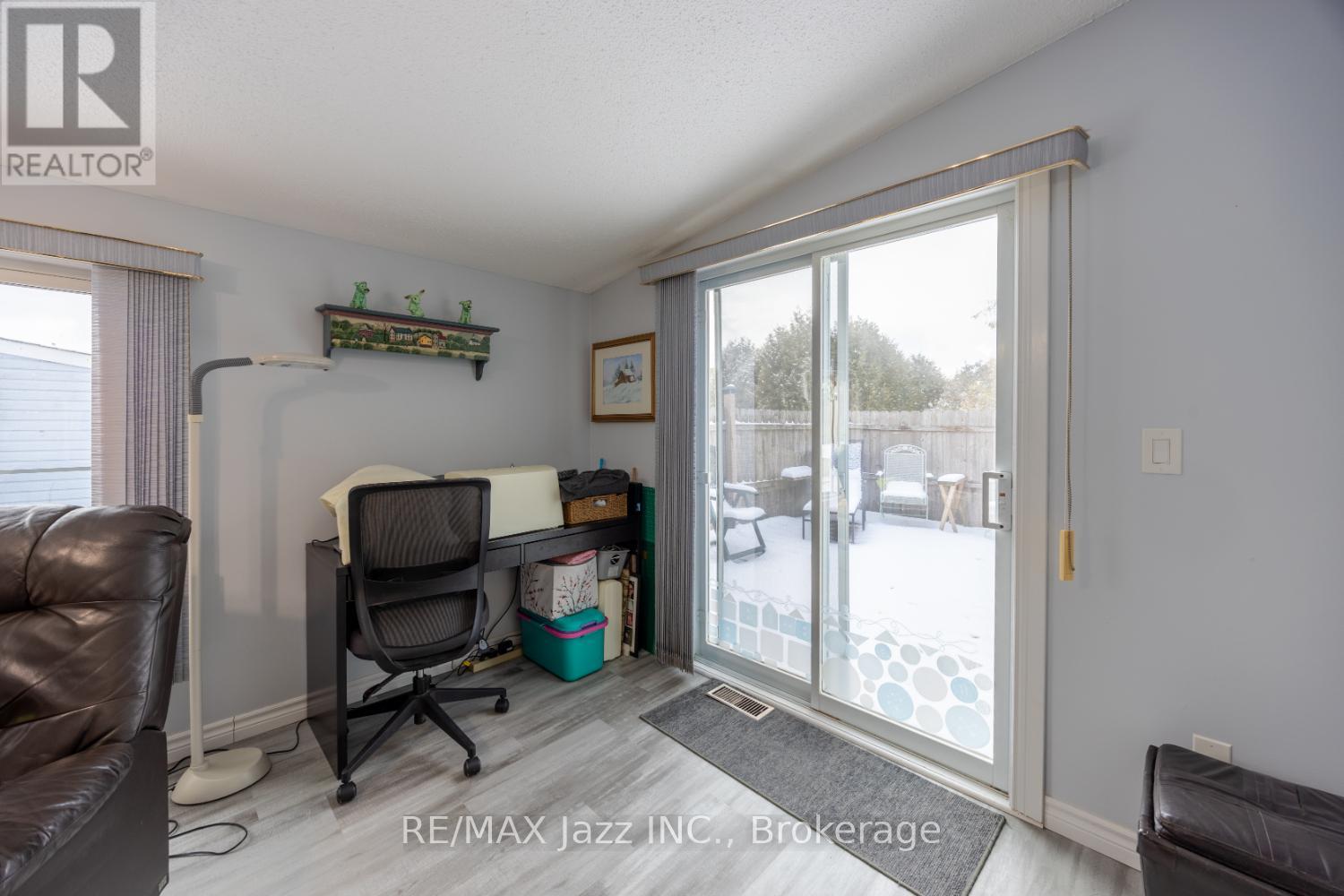 213 Wilmot Trail, Clarington, Ontario  L1B 1A9 - Photo 7 - E13441496