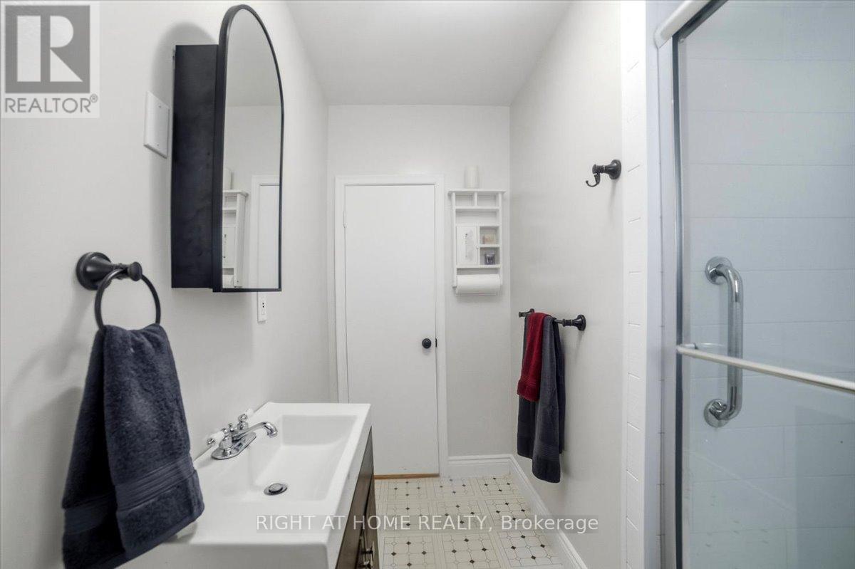 12 Vera Street, St. Catharines, Ontario  L2S 1C4 - Photo 8 - X13416490