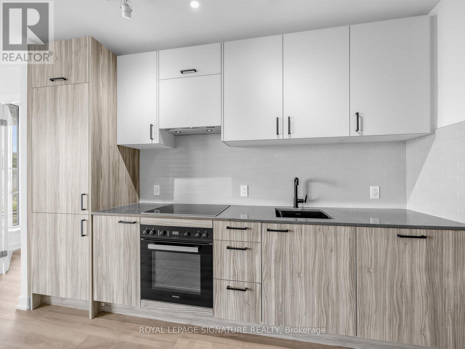 3302 - 5 Quarrington Lane, Toronto, Ontario  M3C 0S5 - Photo 3 - C13441378