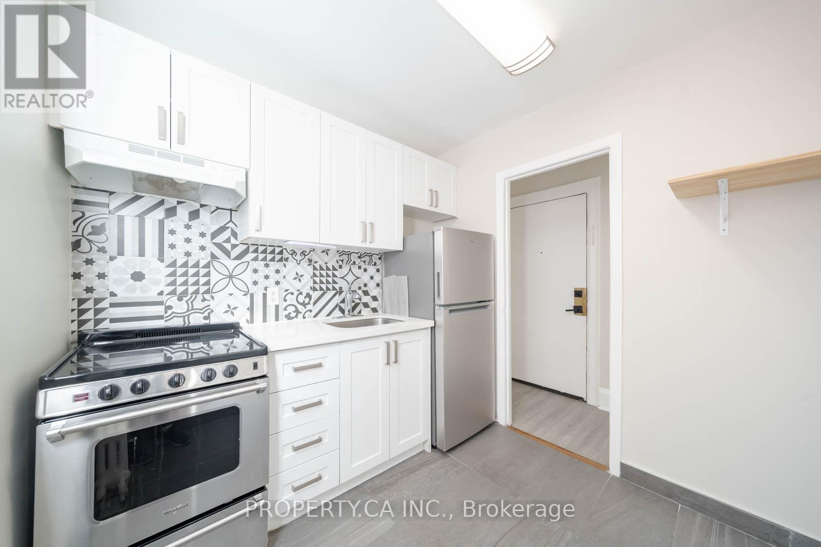 3 - 781 St Clair Avenue W, Toronto, Ontario M6C 1B7 - Photo 5 - C13441436