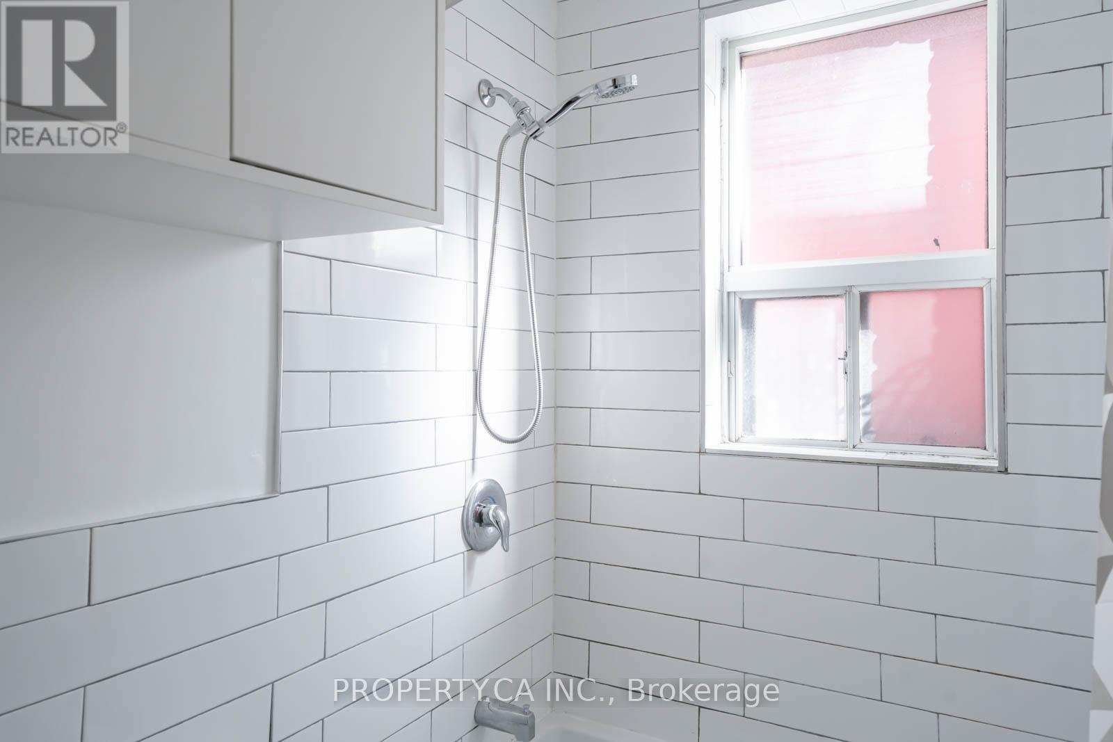 3 - 781 St Clair Avenue W, Toronto, Ontario M6C 1B7 - Photo 6 - C13441436