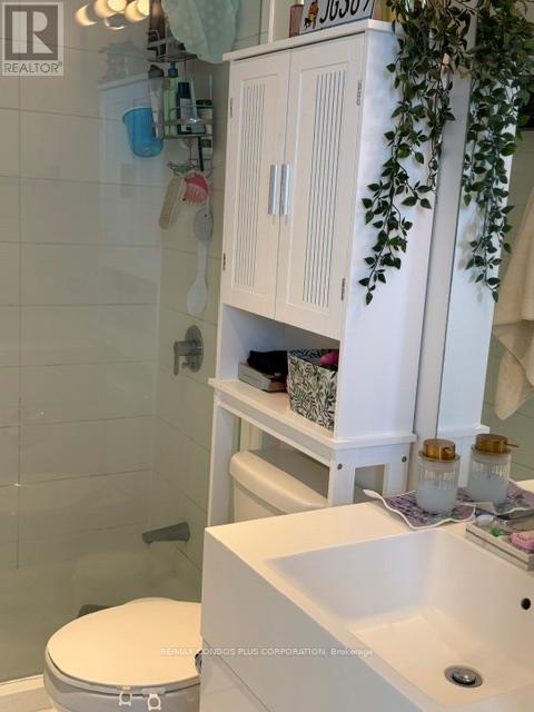1702 - 10 Capreol Court, Toronto, Ontario  M5V 4B3 - Photo 11 - C13441464