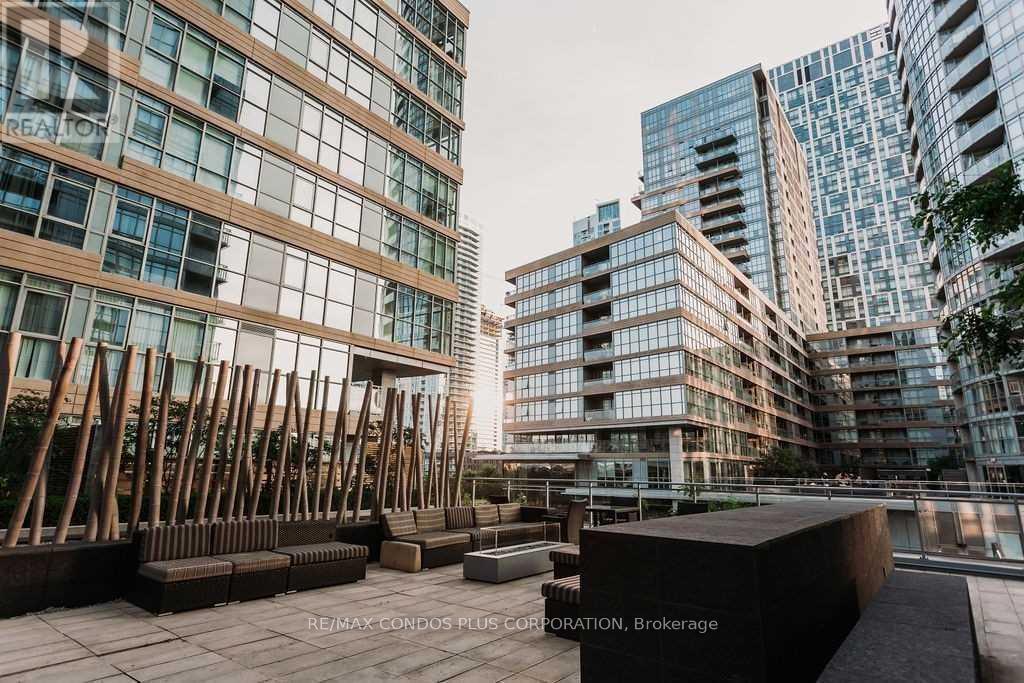 1702 - 10 Capreol Court, Toronto, Ontario  M5V 4B3 - Photo 17 - C13441464