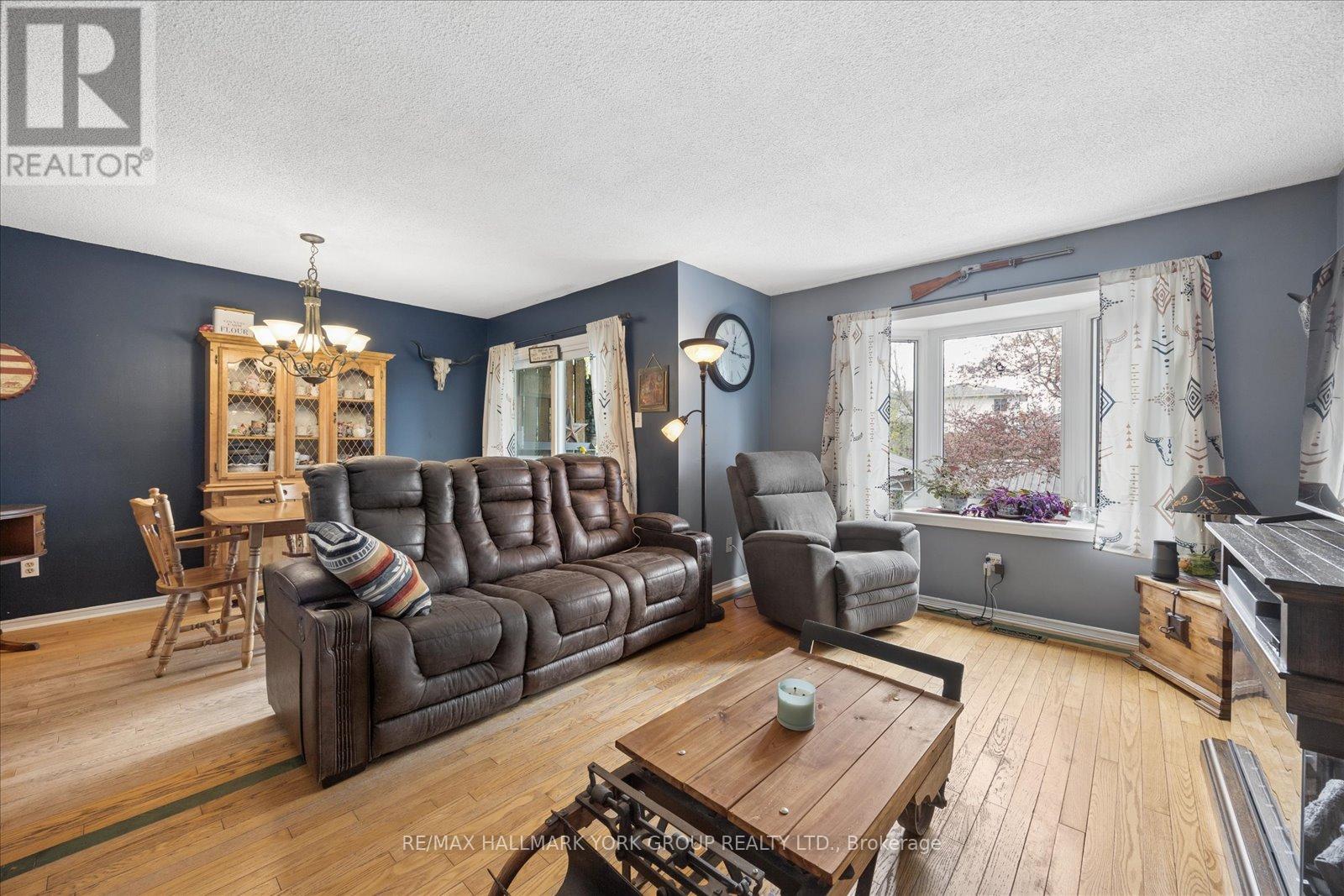 29 Biscayne Boulevard, Georgina, Ontario  L4P 2R4 - Photo 9 - N13121862