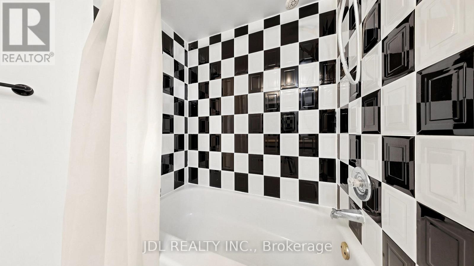 36 Chartwell Crescent, Georgina, Ontario  L4P 3N8 - Photo 30 - N13439576
