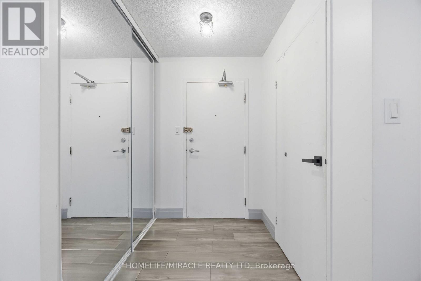 405 - 5 Rowntree Road, Toronto, Ontario  M9V 5G9 - Photo 10 - W13440392