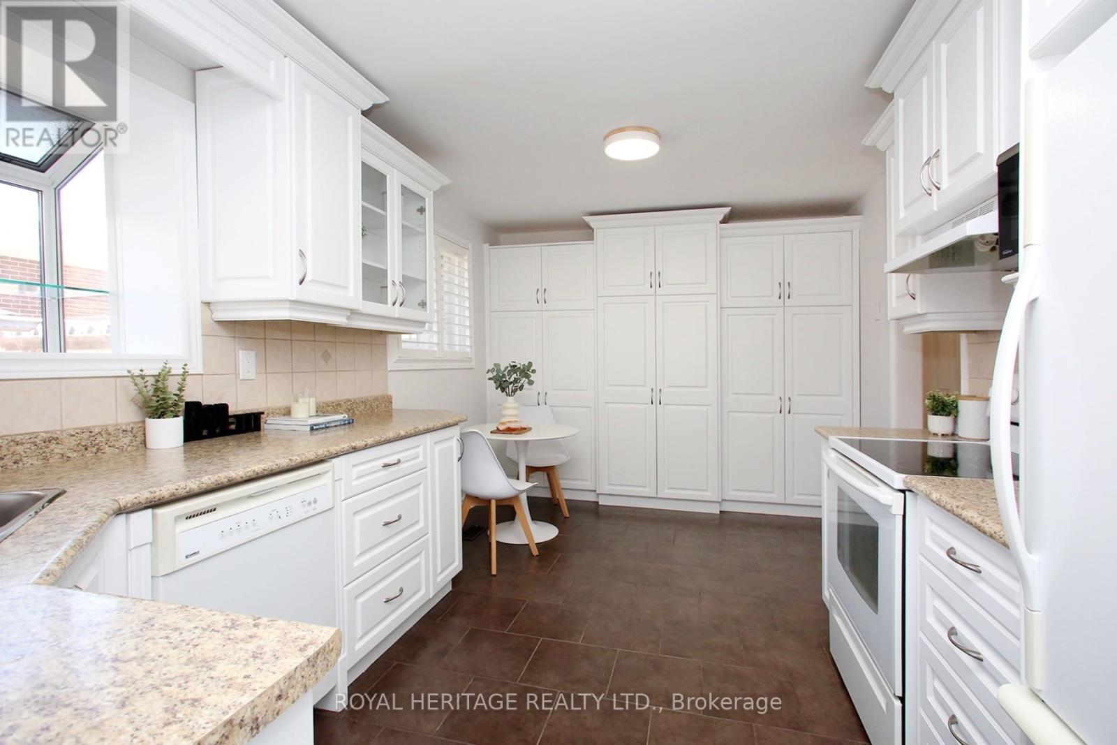 21 Wootten Way S, Markham, Ontario  L3P 3H9 - Photo 5 - N13441420