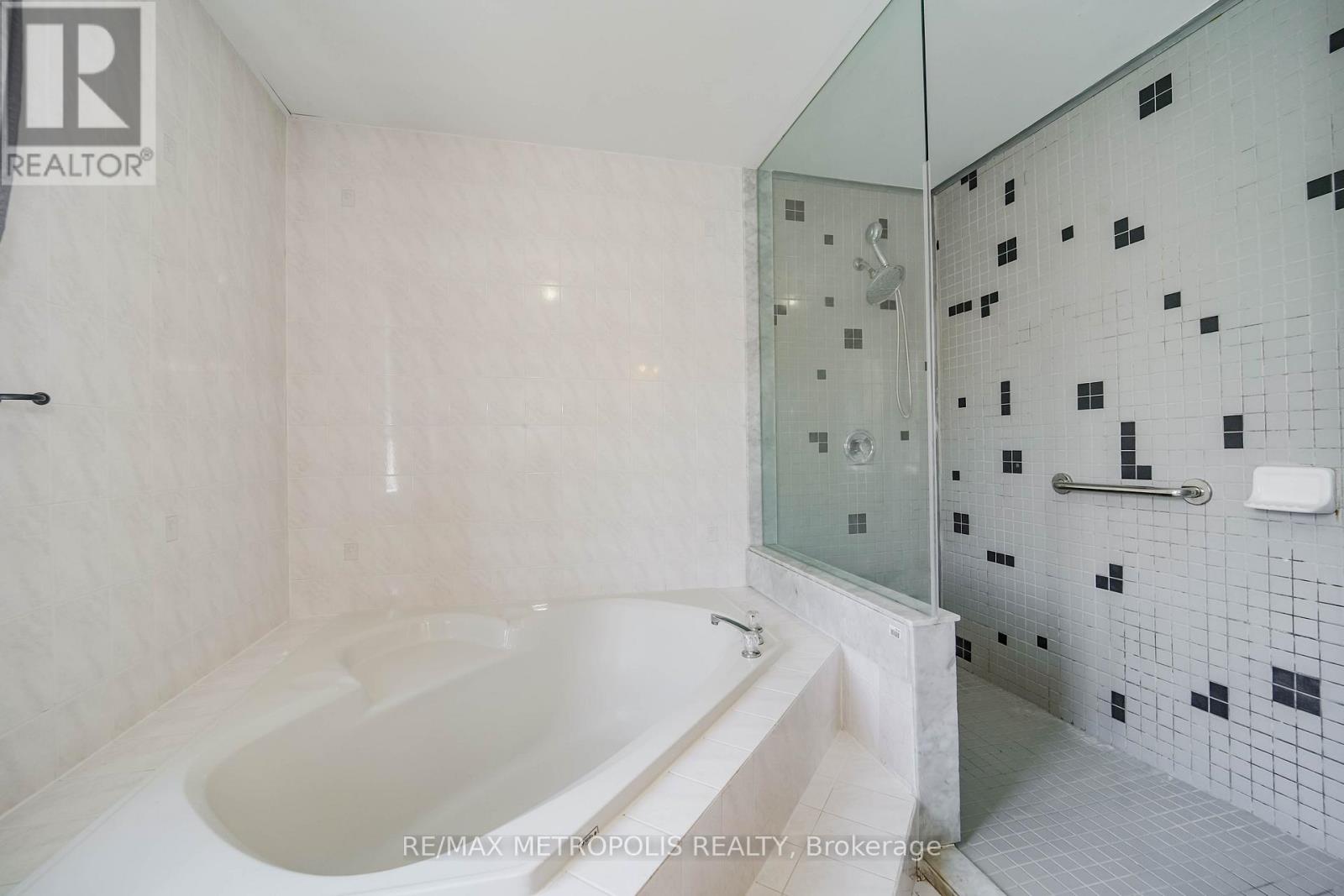2 Schooner Court, Markham, Ontario  L6C 1R2 - Photo 27 - N13441460