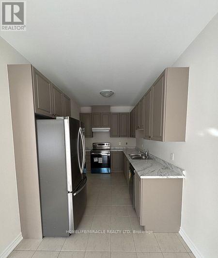 82 Baker Street, Thorold, Ontario  L2V 0N1 - Photo 14 - X13412258