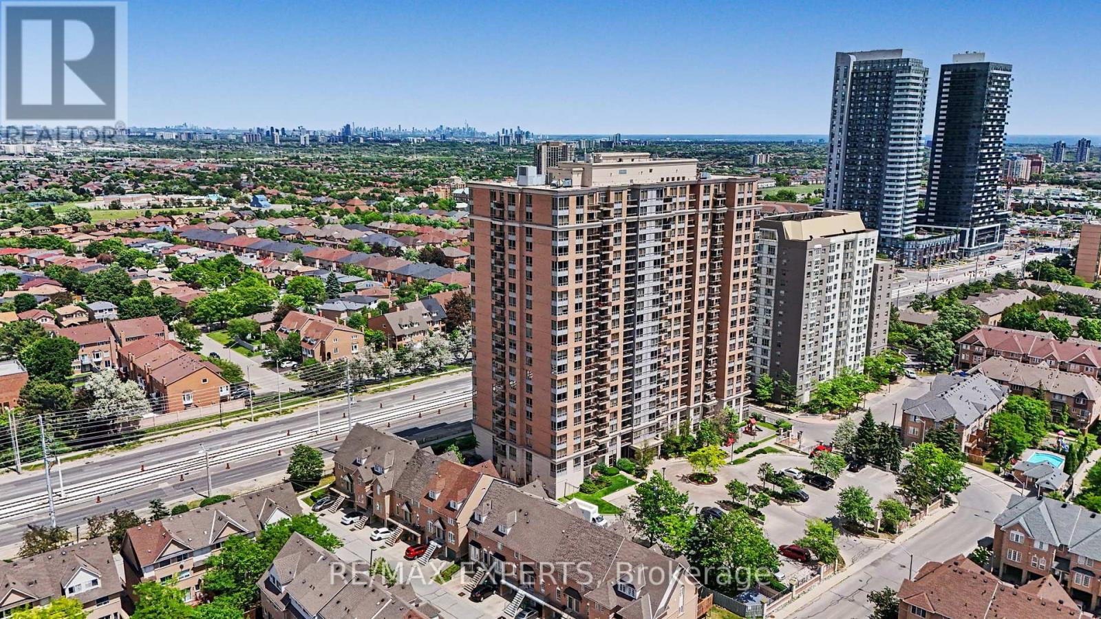 1113 - 55 STRATHAVEN DRIVE, Mississauga, Ontario