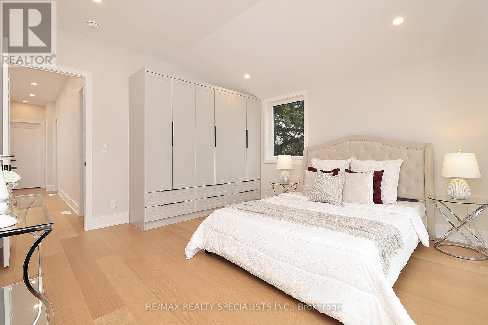 1048 Roosevelt Road, Mississauga, Ontario L5G 3Y8 - Photo 23 - W13441446