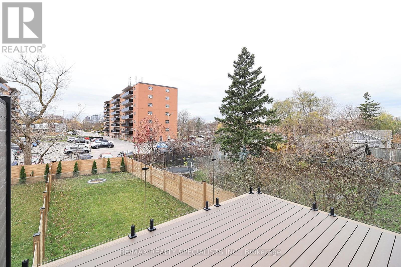 1048 Roosevelt Road, Mississauga, Ontario L5G 3Y8 - Photo 4 - W13441446