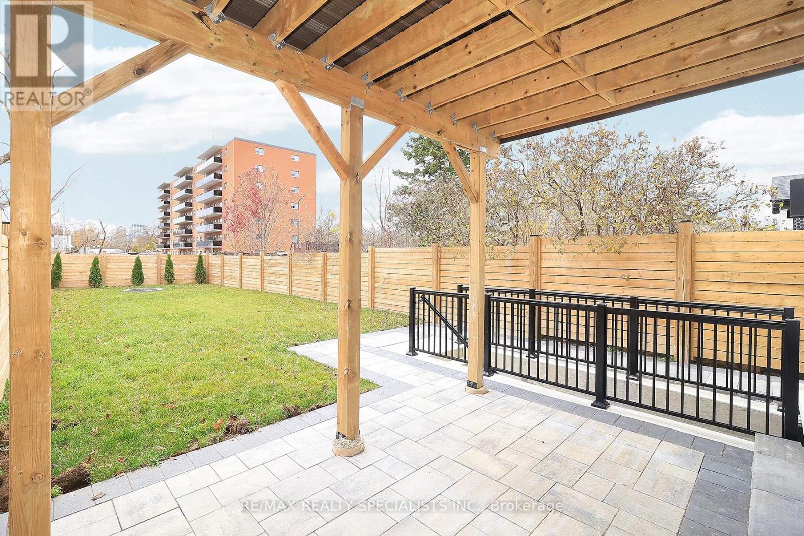 1048 Roosevelt Road, Mississauga, Ontario L5G 3Y8 - Photo 47 - W13441446