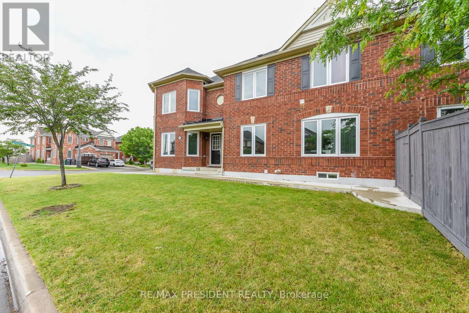 26 Levida Street, Brampton, Ontario  L6P 2Y8 - Photo 3 - W13441462