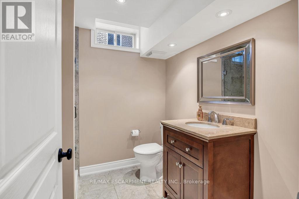 4176 Bianca Forest Drive, Burlington, Ontario  L7M 4L4 - Photo 24 - W13441476