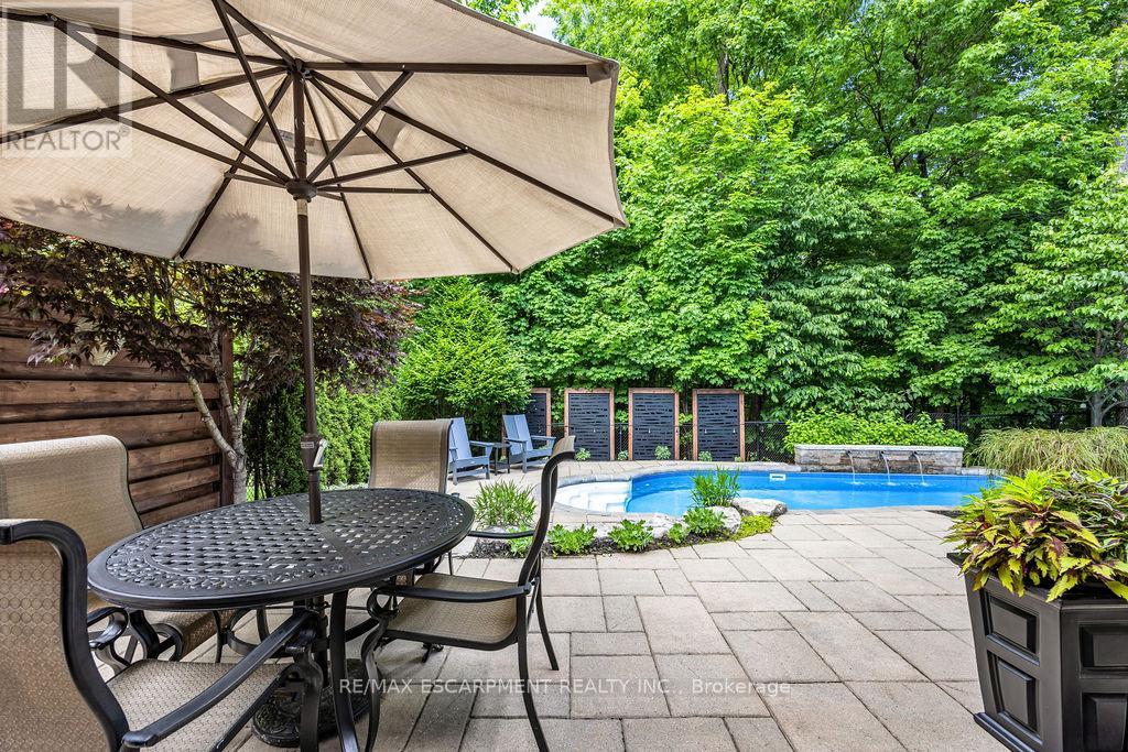 4176 Bianca Forest Drive, Burlington, Ontario  L7M 4L4 - Photo 3 - W13441476