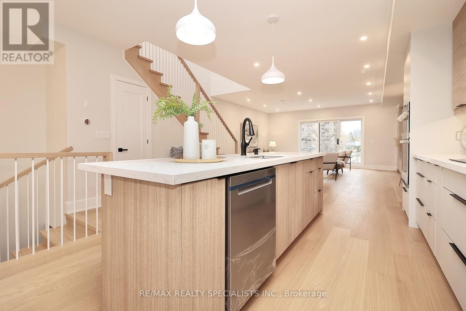 Main - 1048 Roosevelt Road, Mississauga, Ontario L5G 3Y8 - Photo 17 - W13441488