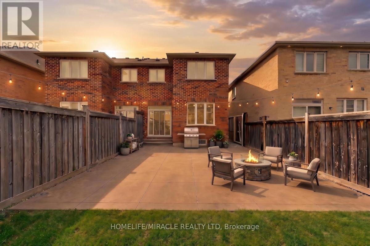 39 Matthew Harrison Street, Brampton, Ontario  L6P 3H3 - Photo 43 - W13439406