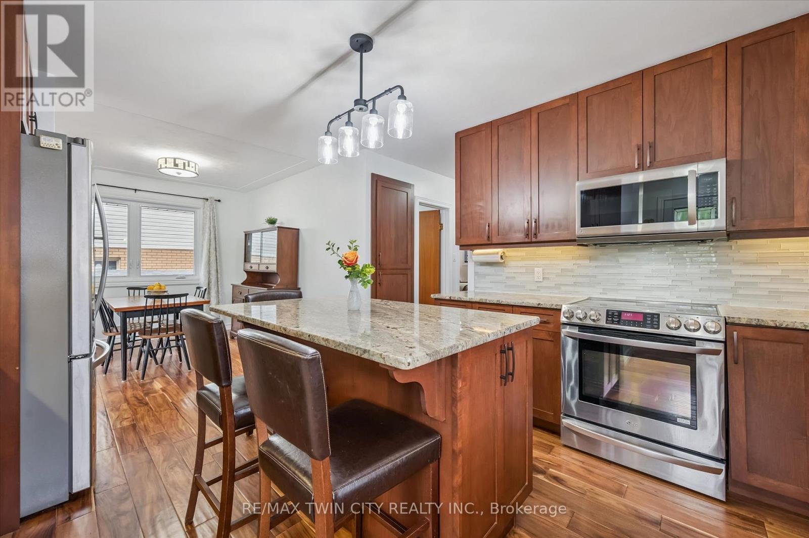 552 Greenbrook Drive, Kitchener, Ontario  N2M 4K6 - Photo 10 - X13441386